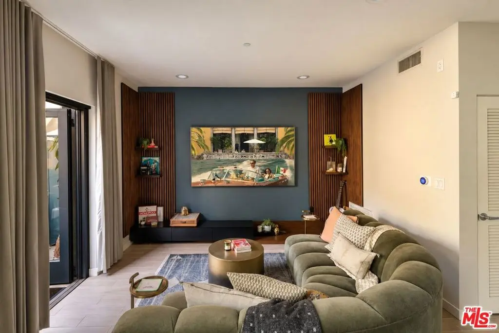 Condominium for sale at 13045 Pacific 117, Los Angeles, CA featuring 1 bed and 2 baths