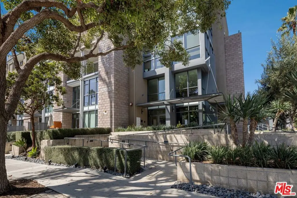 13045 Pacific 117, Los Angeles, CA — listing photo 1