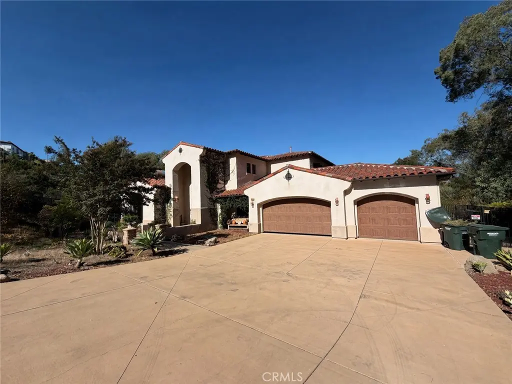 Single Family Residence for sale at 29572 Meadow Glen W, Escondido, CA featuring 5 beds and 5 baths
