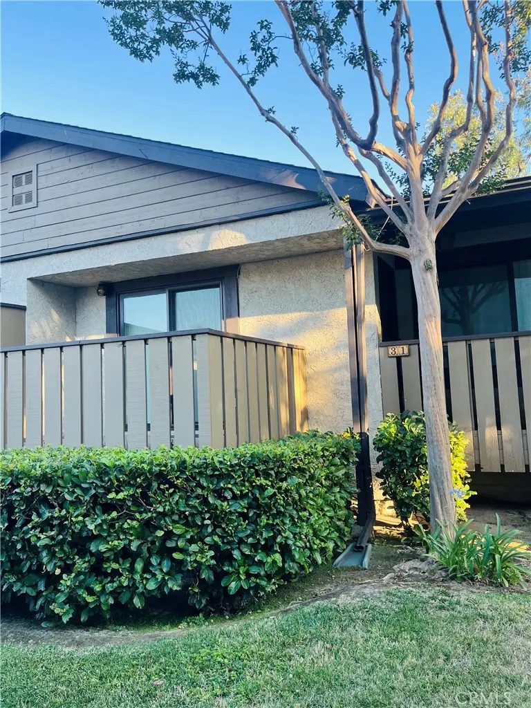 Townhouse for rent at 436 Fairview Avenue 31, Arcadia, CA featuring 2 beds and 2 baths