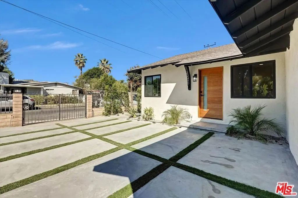 Single Family Residence for rent at 22457 Clarendon St, Los Angeles, CA featuring 3 beds and 3 baths