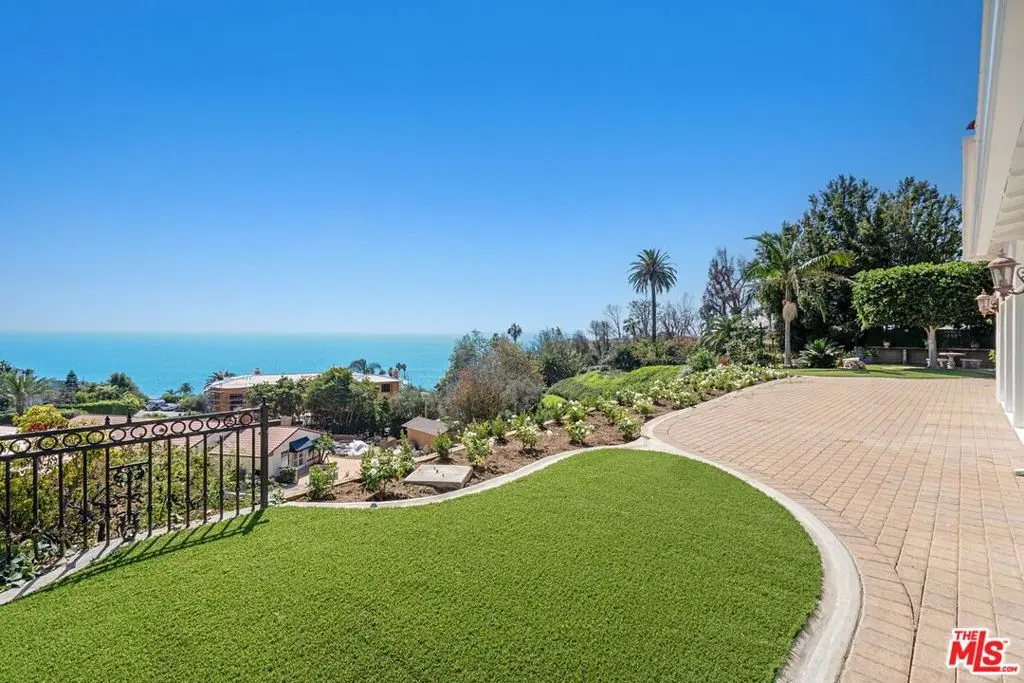 16910 W Sunset Boulevard, Pacific Palisades, CA — listing photo 1