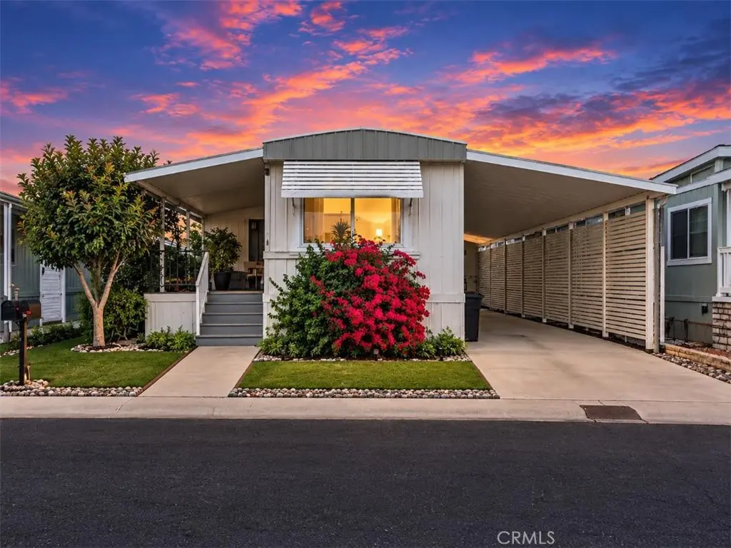 27601 Sun City Boulevard 302, Menifee, CA — listing photo 1