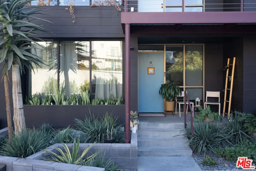 Apartment for rent at 2811 Waverly Drive 6, Los Angeles, CA featuring 2 beds and 2 baths