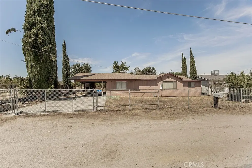 Single Family Residence for sale at 9016 E Dinuba, Selma, CA featuring 3 beds and 2 baths