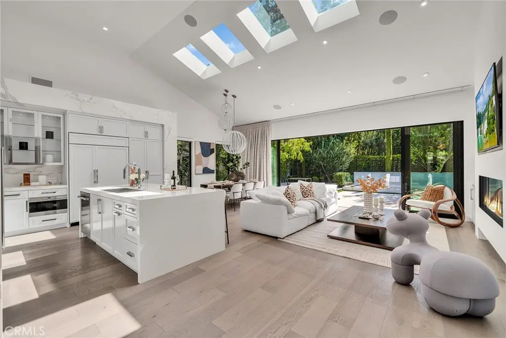 10 Rue Cannes, Newport Beach, CA — listing photo 1