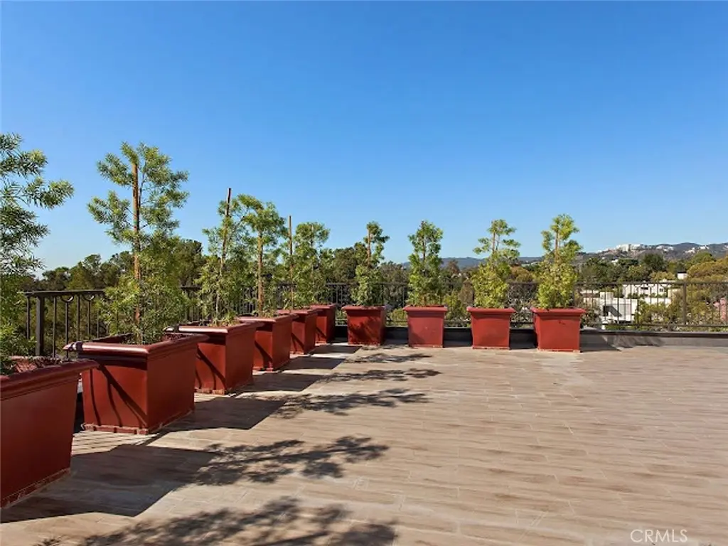 Apartment for rent at 610 Levering Avenue 403, Los Angeles, CA featuring 3 beds and 3 baths