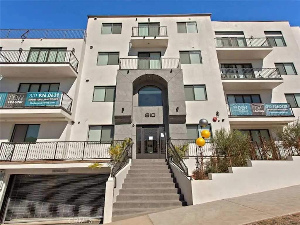Apartment for rent at 610 Levering Avenue 404, Los Angeles, CA featuring 3 beds and 4 baths
