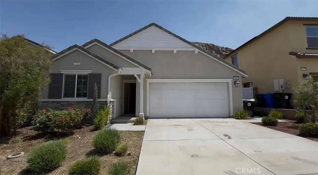 6483 Canyonlands Drive, Jurupa Valley, CA — listing photo 1
