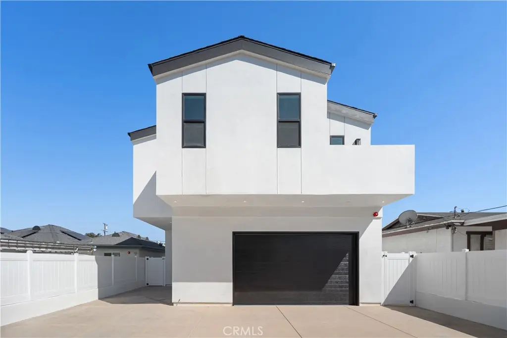 15634 Sombra Avenue B, Lawndale, CA — listing photo 1
