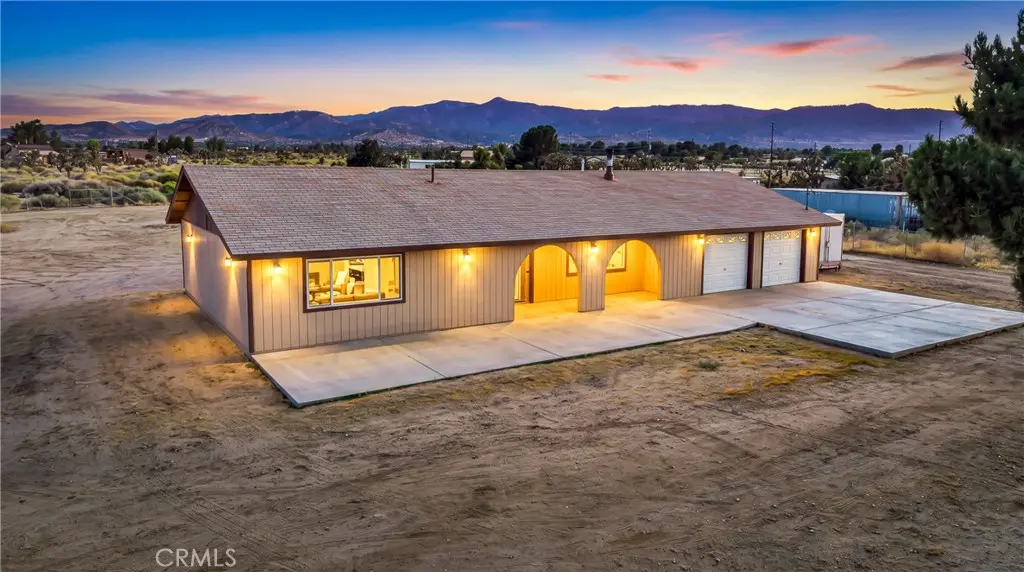 5023 Smoke Tree, Phelan, CA — listing photo 1