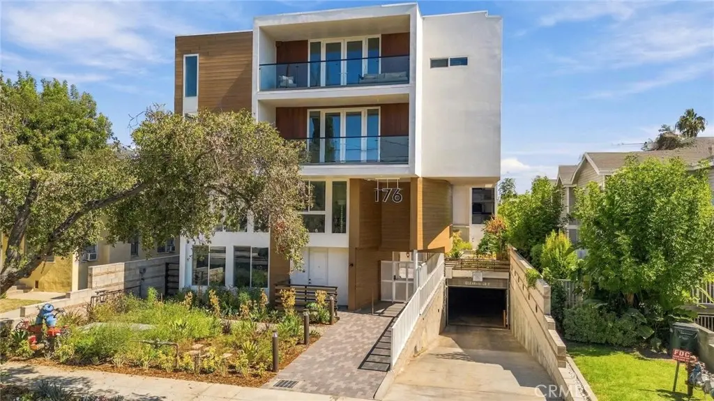 176 N Catalina Ave 102, Pasadena, CA — listing photo 1