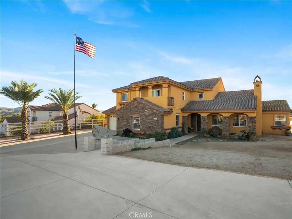 17531 Fairbreeze Court, Riverside, CA — listing photo 1