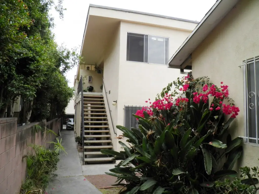 1908 11th Street, Santa Monica, CA — listing photo 1