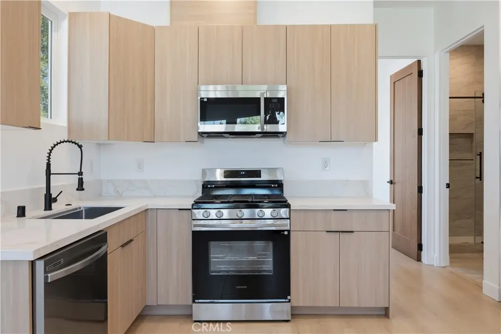 7700 1/2 Lasaine Avenue, Northridge, CA — listing photo 1