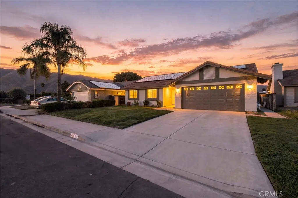233 Castle Court, San Jacinto, CA — listing photo 1