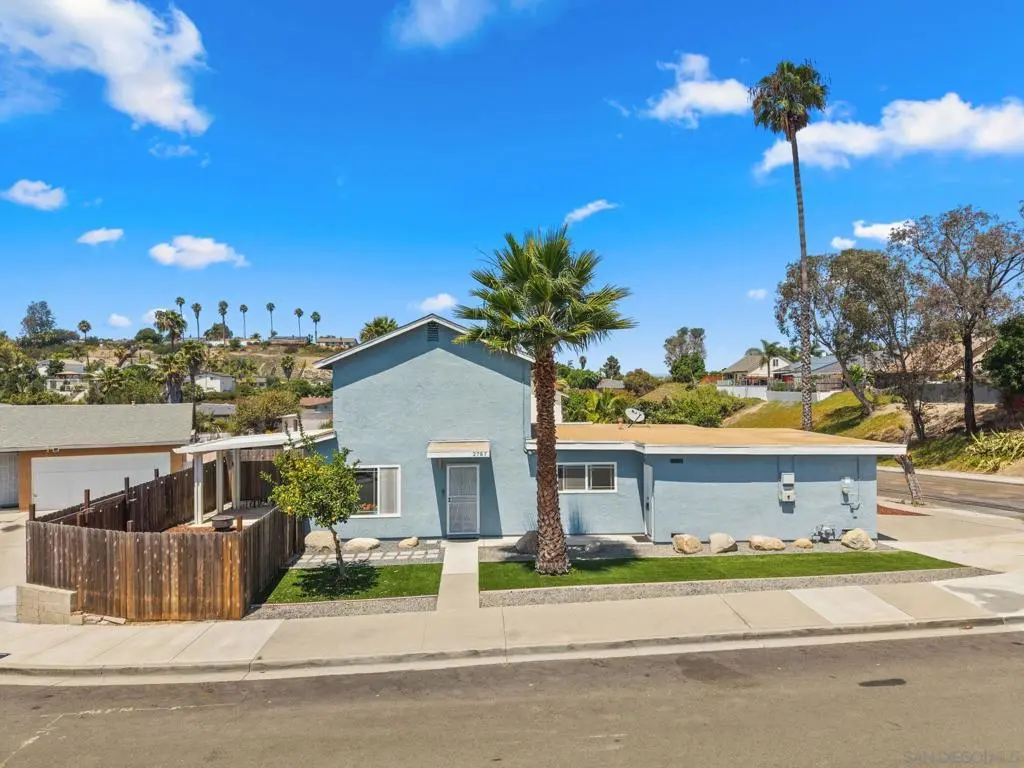 2787 Thunder Dr, Oceanside, CA — listing photo 1