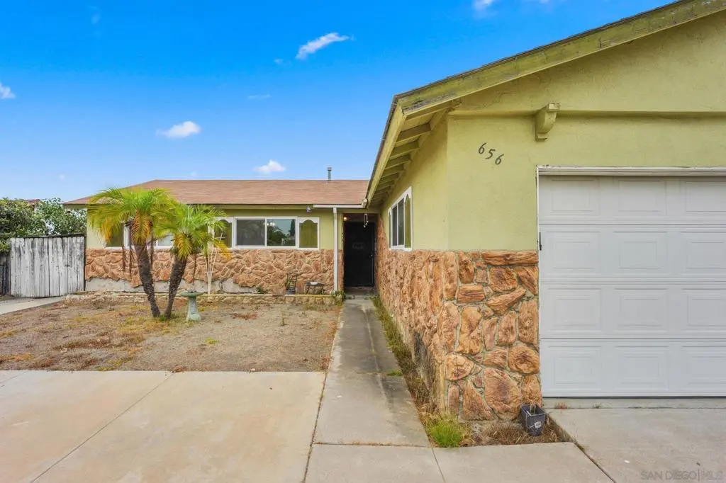 656 Flora Dr, Oceanside, CA — listing photo 1