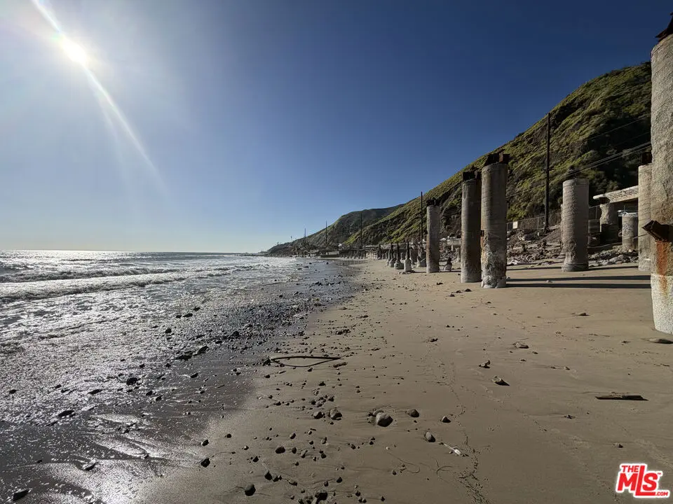 19216 Pacific Coast Highway, Malibu, CA — listing photo 1