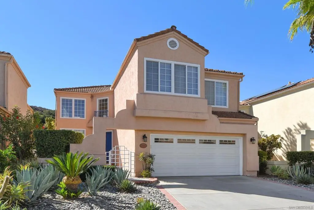 Single Family Residence for rent at 17964 Pueblo Vista Ln, San Diego, CA featuring 3 beds and 3 baths