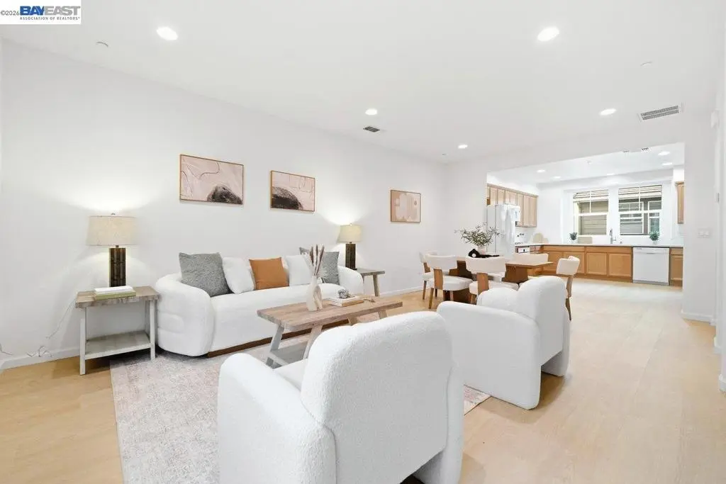 Condominium for sale at 6677 S Mariposa Ln, Dublin, CA featuring 3 beds and 3 baths