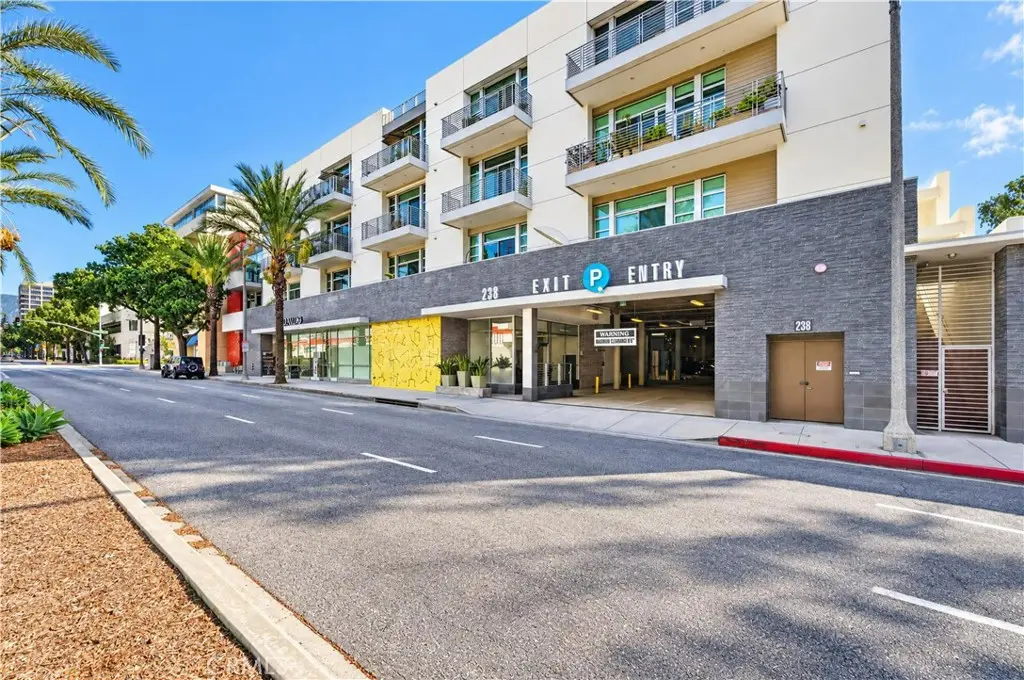 238 S Arroyo Parkway 303, Pasadena, CA — listing photo 1