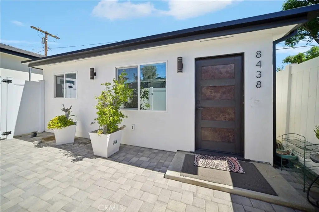 8438 Oakdale Avenue, Winnetka, CA — listing photo 1