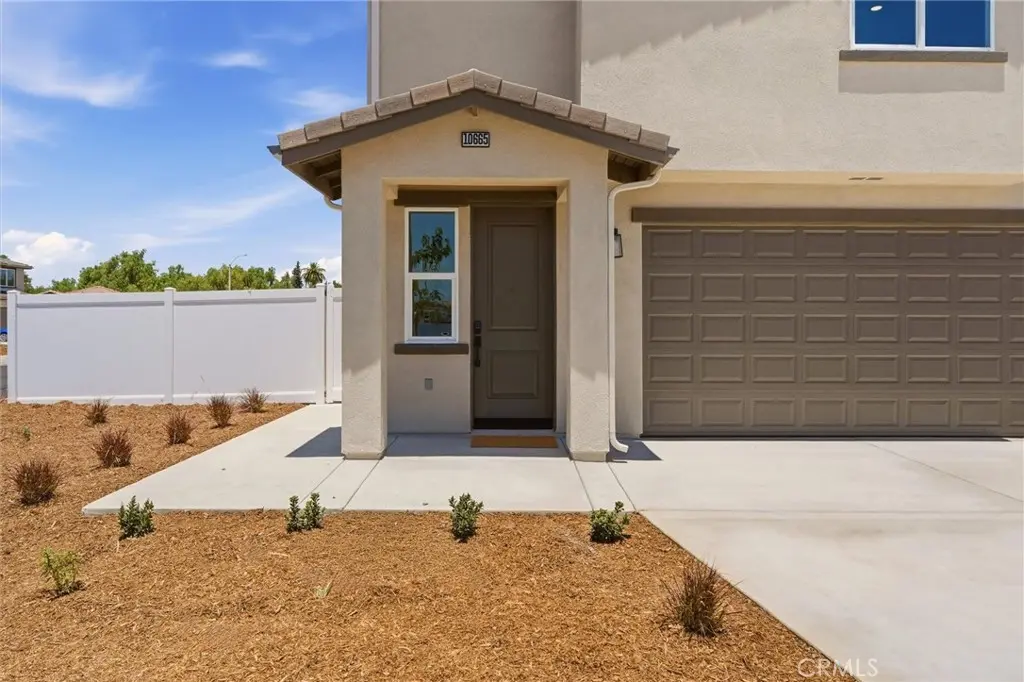 Residential Lease for rent at 10665 Alborz Ct., Riverside, Riverside County, CA featuring 3 beds and 3 baths