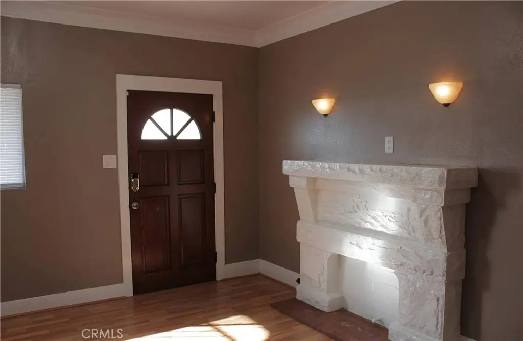 Duplex for rent at 610 Brittania Street, Los Angeles, CA featuring 2 beds and 1 bath