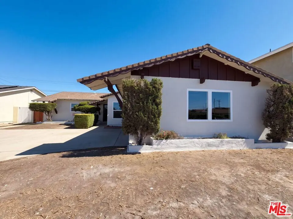 3520 S J Street, Oxnard, CA — listing photo 1