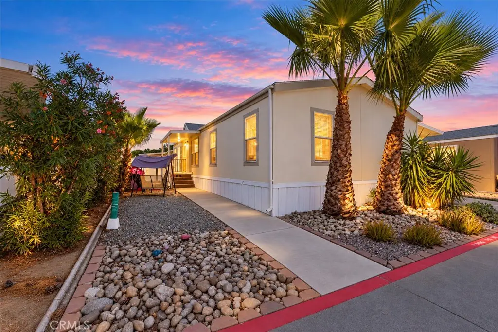 913 S Grand Avenue 102, San Jacinto, CA — listing photo 1