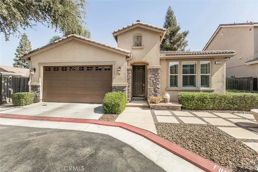 Single Family Residence for sale at 7076 N Cedar Hill Drive, Fresno, CA featuring 2 beds and 2 baths