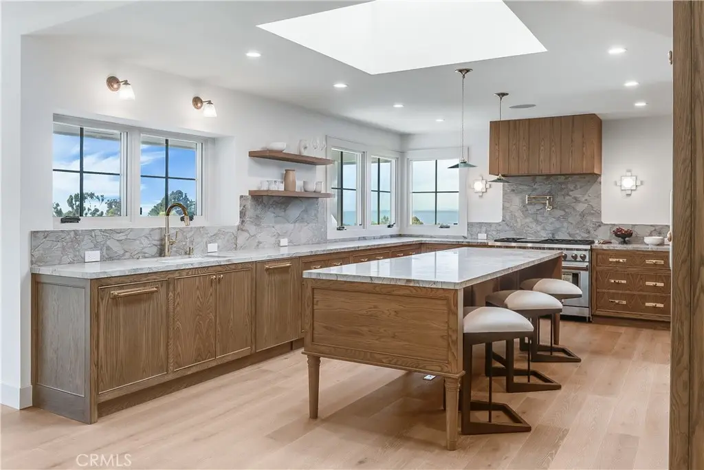 Single Family Residence for sale at 12 Georgeff Road, Rolling Hills, CA featuring 4 beds and 6 baths