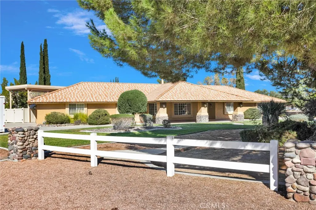 13371 Waco Lane, Apple Valley, CA — listing photo 1