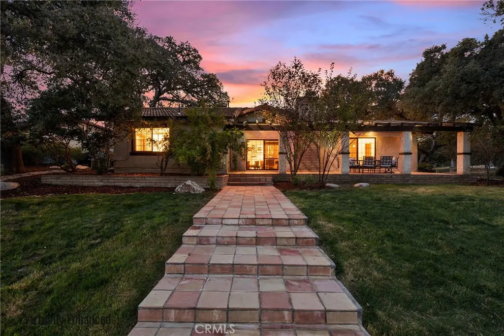 Single Family Residence for sale at 6680 Linne, Paso Robles, CA featuring 3 beds and 2 baths
