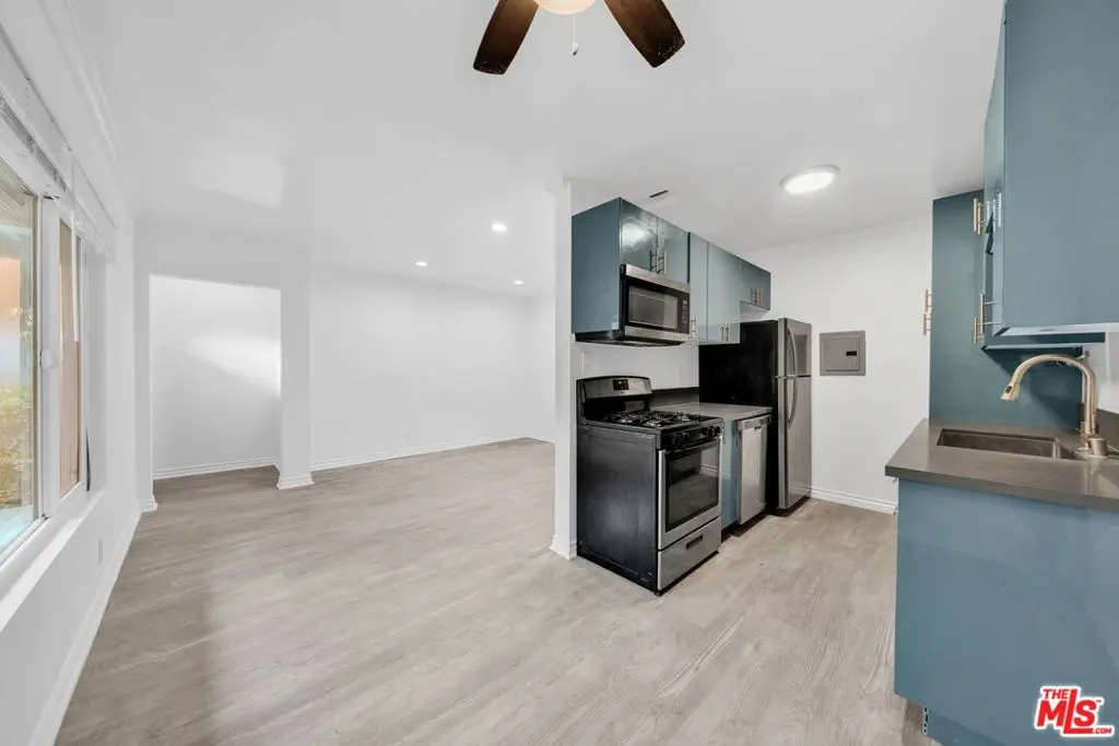 2636 Kansas Avenue 2, Santa Monica, CA — listing photo 1