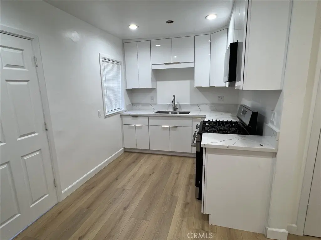 1840 W Glenoaks Boulevard A, Glendale, CA — listing photo 1