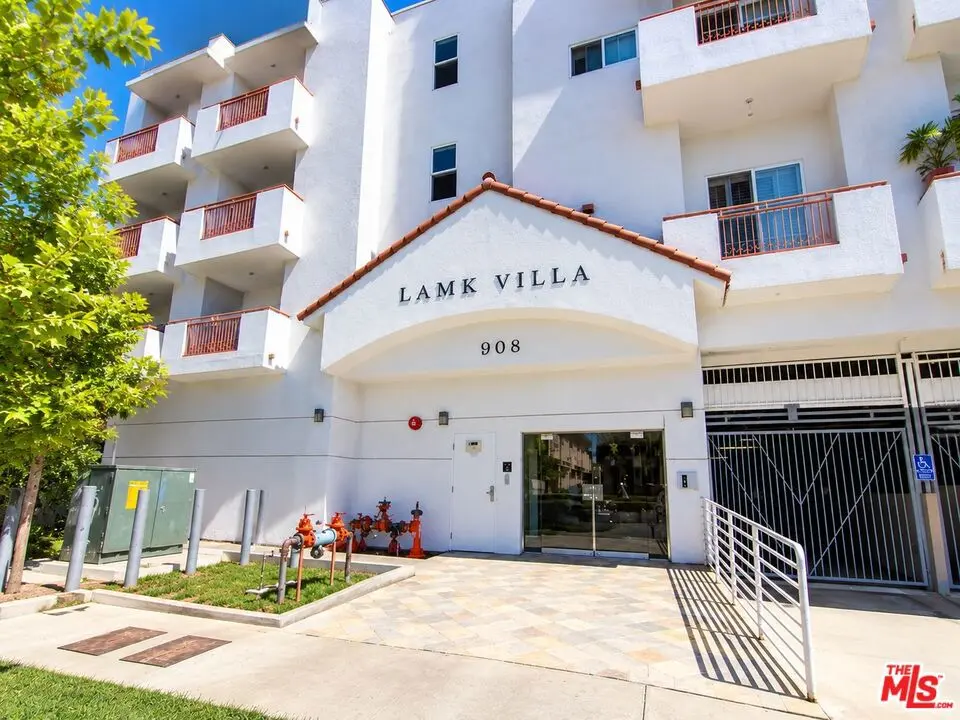 Condominium for rent at 908 S Ardmore Avenue 302, Los Angeles, CA featuring 3 beds and 2 baths
