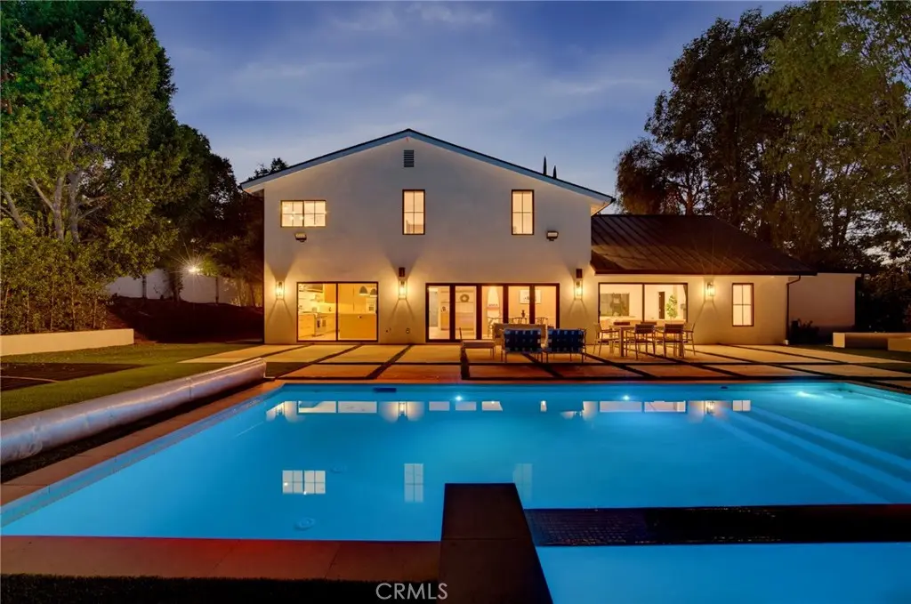 4830 Winnetka Avenue, Woodland Hills, CA — listing photo 1
