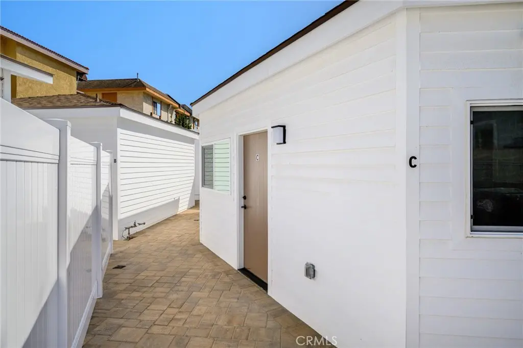 908 E Maple C, Glendale, CA — listing photo 1