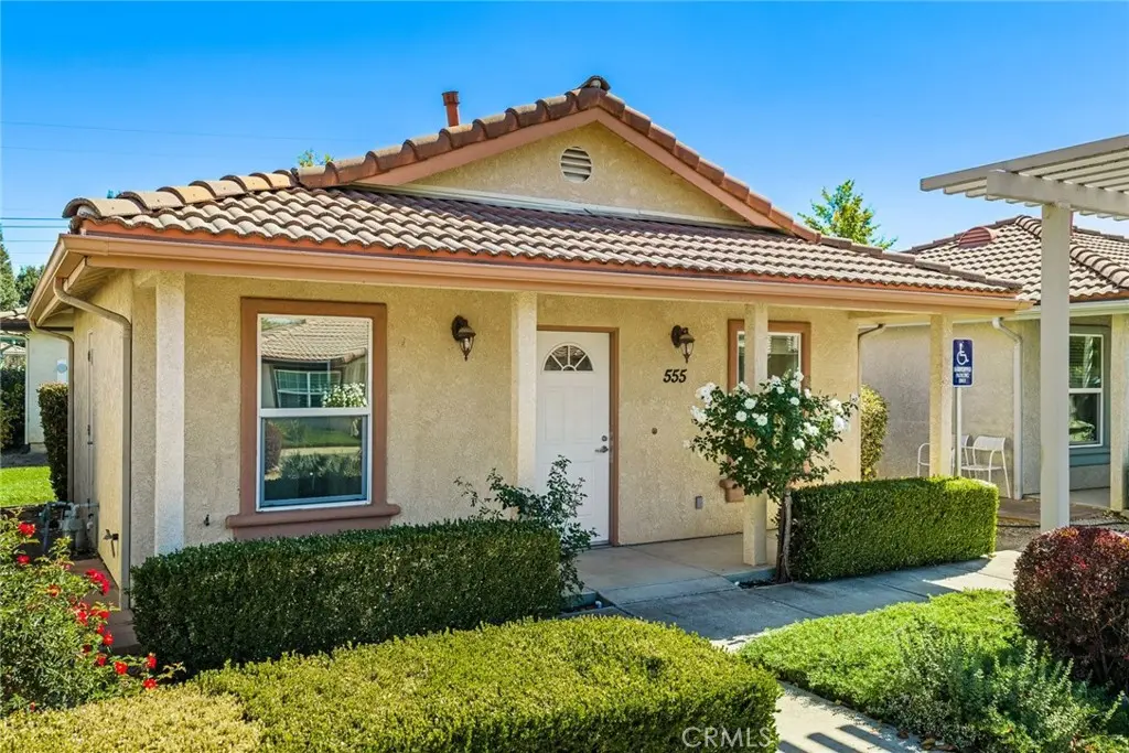 555 N Ferrocarril, Atascadero, CA — listing photo 1