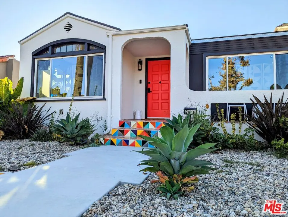 Single Family Residence for rent at 2943 Potomac Avenue, Los Angeles, CA featuring 3 beds and 2 baths