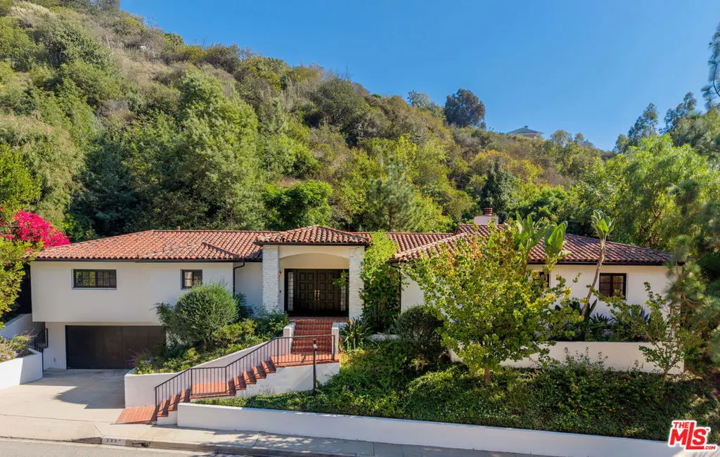 Single Family Residence for sale at 1132 Chantilly Road, Los Angeles, CA featuring 3 beds and 3 baths