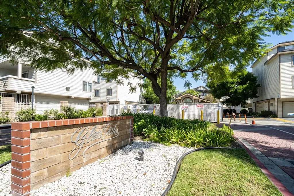 11150 Glenoaks 307, Pacoima, CA — listing photo 1