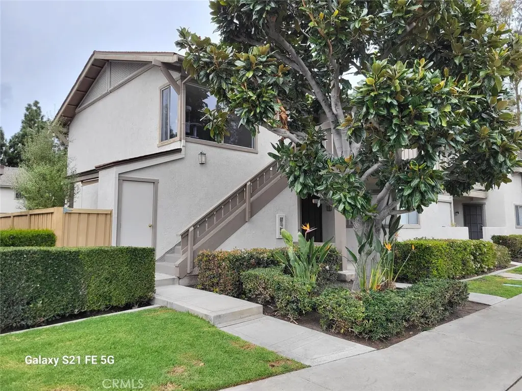 Condominium for rent at 6 Windjammer, Irvine, CA featuring 3 beds and 2 baths