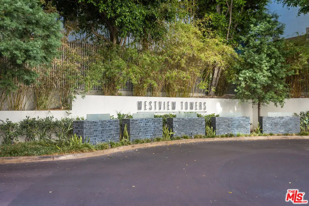 1155 N La Cienega Boulevard 110, West Hollywood, CA — listing photo 1