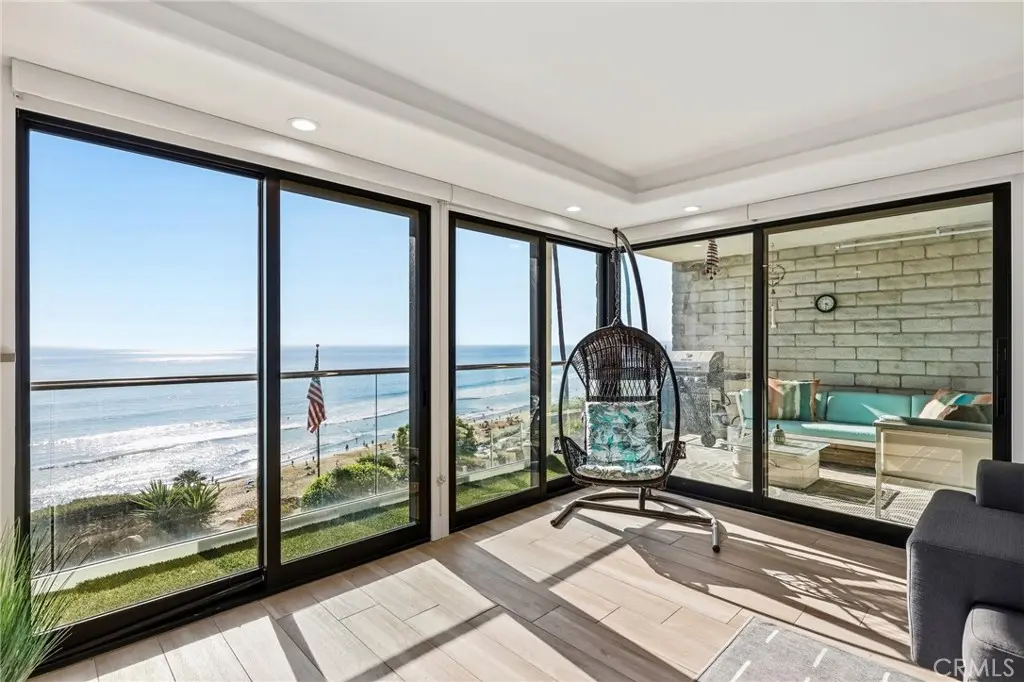 Condominium for sale at 410 Corto Lane E, San Clemente, CA featuring 2 beds and 3 baths