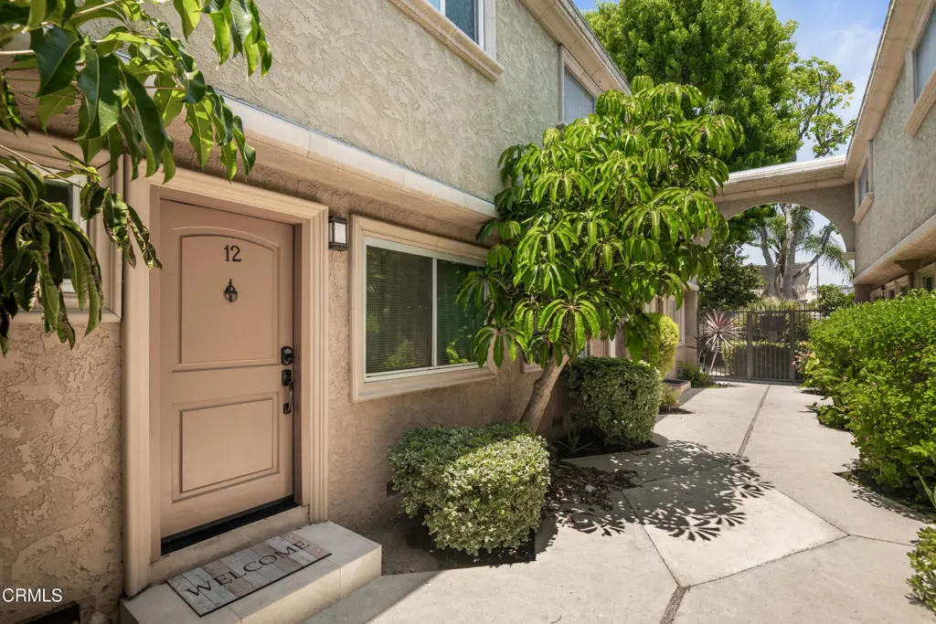 20224 Cohasset Street 12, Winnetka, CA — listing photo 1