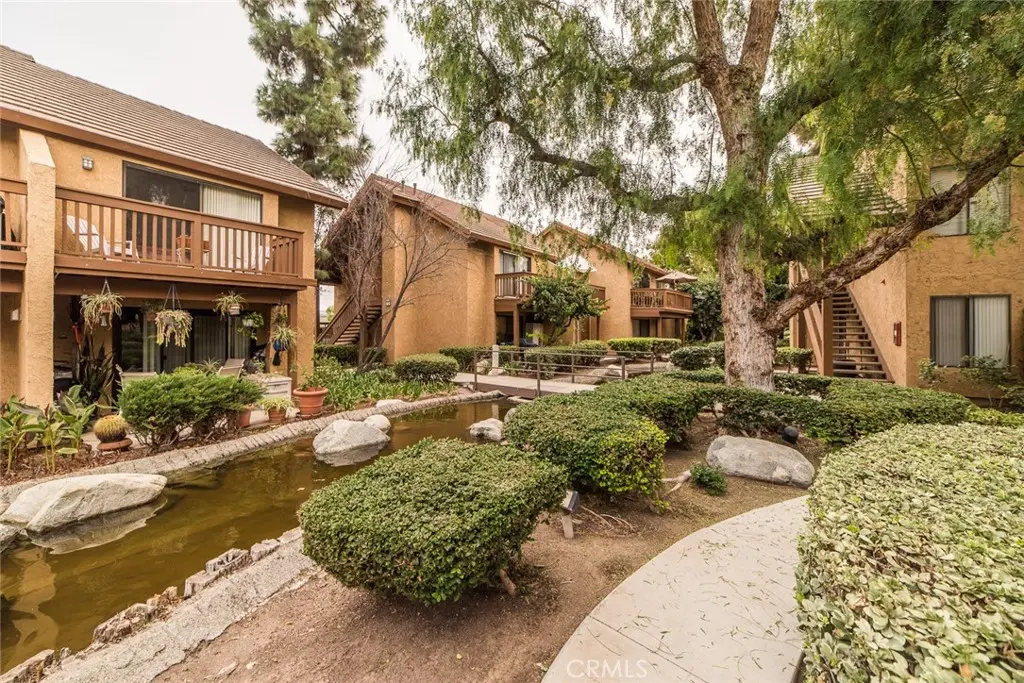 Condominium for rent at 160 TANGELO, Irvine, CA featuring 2 beds and 2 baths