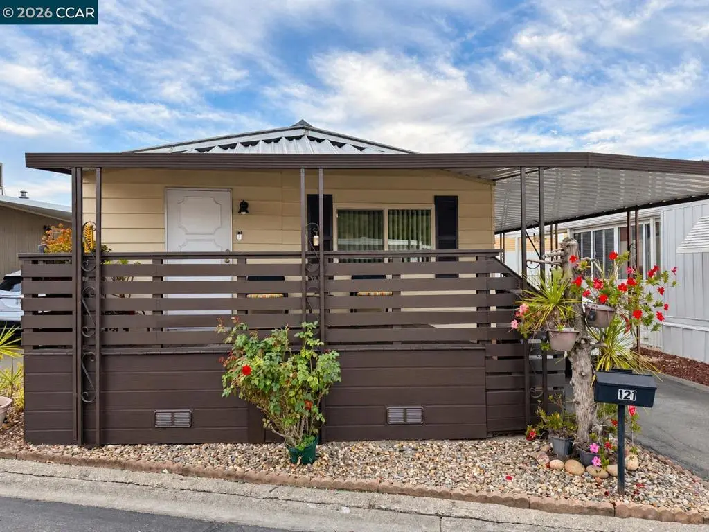 Manufactured In Park for sale at 121 Leanne Ln, Concord, CA featuring 2 beds and 2 baths